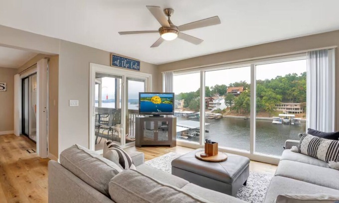 Lake Ozark Condo | Lakeside Retreat at Magical Lake of the Ozarks