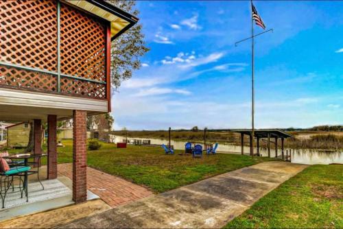 Inverness Villa | Lakeside Retreat CampFire