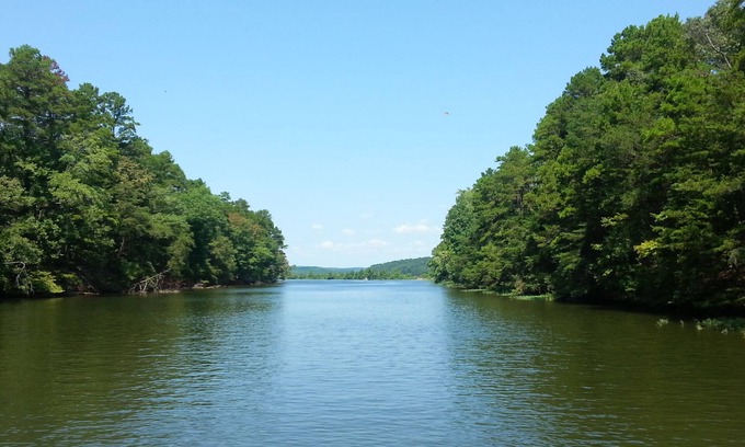 New London Cottage | Lakeside retreat with private dock on Palmerville Lake!