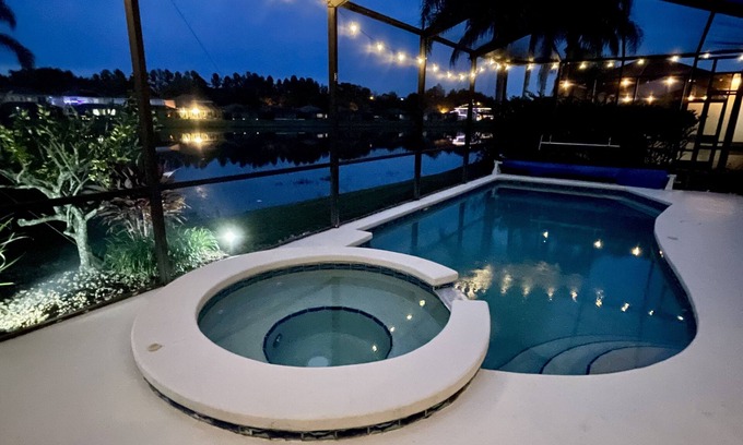 Sunset Lakes Villa | Lakeside villa close to Disney. Just remodelled. brand new pool!.