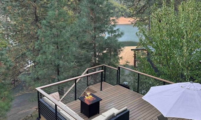 Lakehead House | Lakeview, Pool Table, Marina Close, Sleeps 16 - Shasta Lakeshore Retreat #8