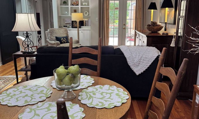 Thomasville House | Lakeview Privacy in the Heart of Thomasville