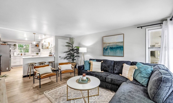 Green Bay House | Lambeau’s Backyard Bungalow