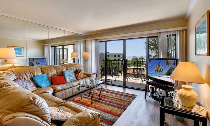 Sunset Beach Condo | Land's End 405 building 1 GORGEOUS updates|TOP floor with GULF views!