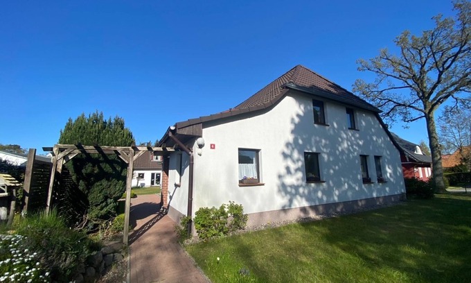 Ostseebad Prerow House | Landhaus Mähl nur Haupthaus mit Sauna und Großem Garten und Pkw-stellplätze - Ostsee Landhaus Mähl