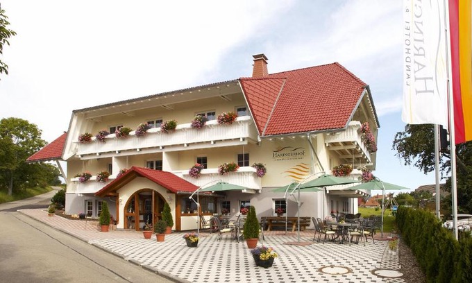 Grafenhausen Hotel | Landhotel Haringerhof mit Saunawelt und Naturbadeteich