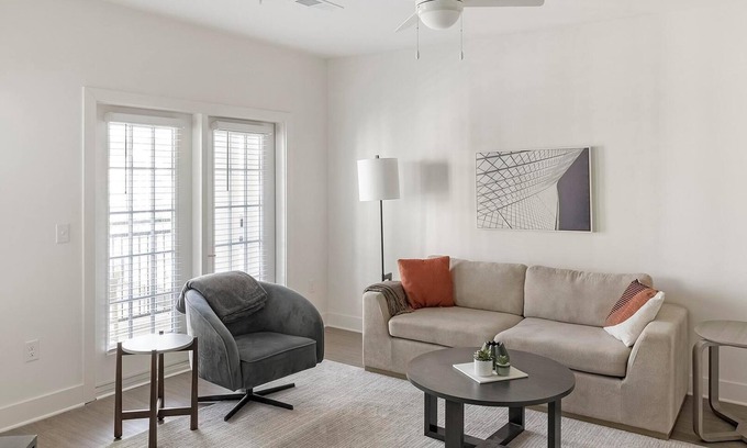 Athens Apartment | Landing | Amazing 1BD, Pool, Yoga Studio