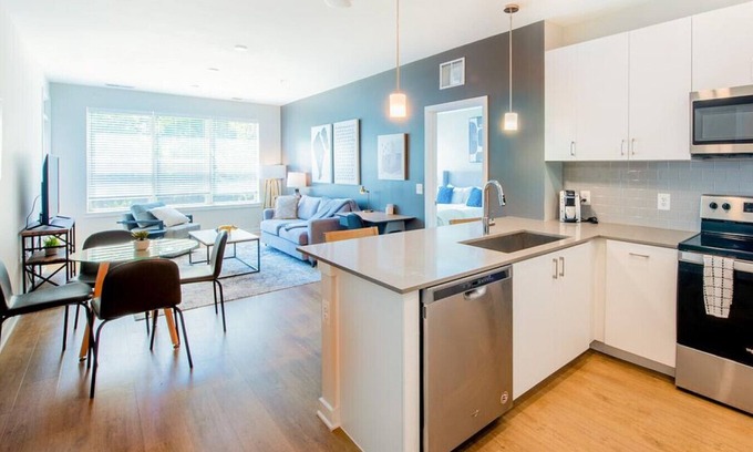 Garrison Apartment | Landing at Avalon Foundry Row - 2 Bedrooms in Downtown Owings Mills