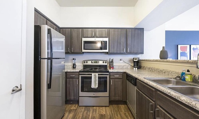 Rancho Oakey Apartment | Landing at Helix Apartments - 2 Bedrooms in Rancho Oakey