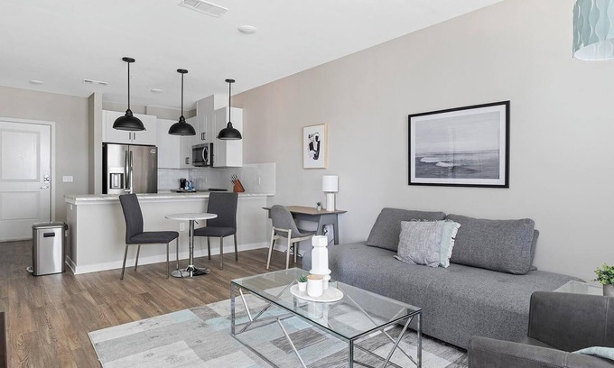 Huntsville Apartment | Landing at Laurel at Dry Creek - 1 Bedroom in E.