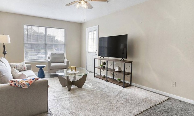 Talisheek Apartment | Landing at Pelican Pointe Apartments - 2 Bedrooms in Downtown Slidell