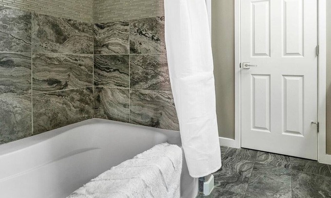 El Paso Apartment | Landing at Santi Dwellings at Montecillo - 2 Bedrooms in Northwest El Paso