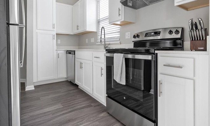 Wessex Square Apartment | Landing at The Arboretum - 1 Bedroom in Oxford Hunt