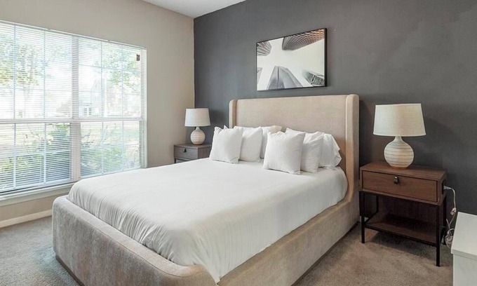 Germantown Apartment | Landing at The Grove at Germantown - 2 Bedrooms in Hunters Run