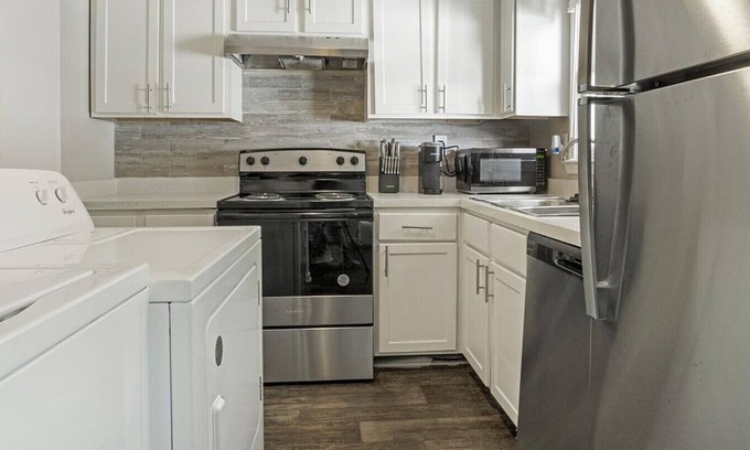 Morrow Apartment | Landing at The Park at London - 1 Bedroom in Morrow