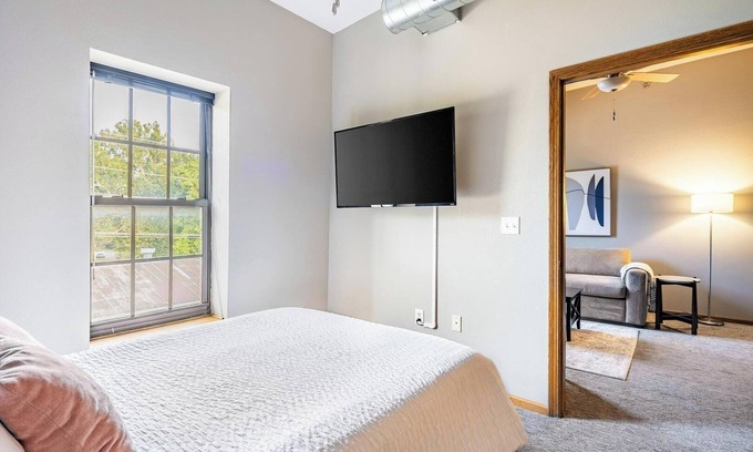 Leavenworth Apartment | Landing | Beautiful 1BD, Courtyard