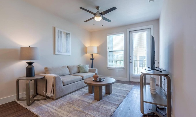 Wetmore Apartment | Landing | Chic 1BD, Clubhouse, Gym
