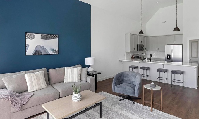 Athens Apartment | Landing | Chic 2BD, Gym, Clubhouse