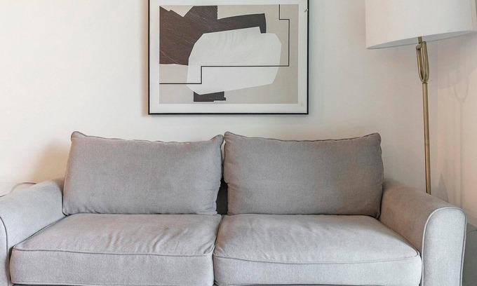 Davenport Apartment | Landing | Incredible 2BD, Gym, Clubhouse