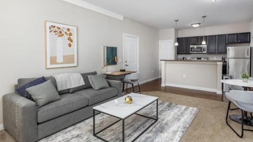 Lewis Center Apartment | Landing Modern Apartment with Amazing Amenities (ID4409X99)