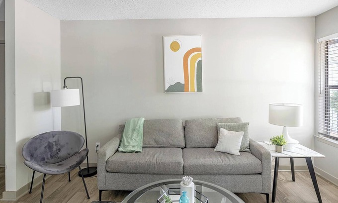 Huntsville Apartment | Landing | Stunning 2BD, Gym, Pool