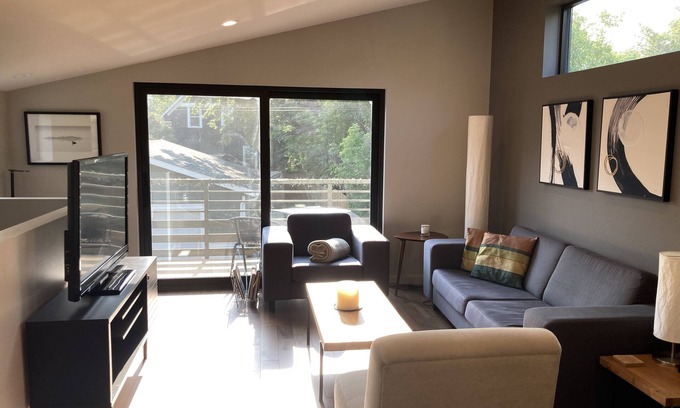 Saskatoon Downtown House | Laneway close to UofS, downtown, and City Hospital. Pet friendly!