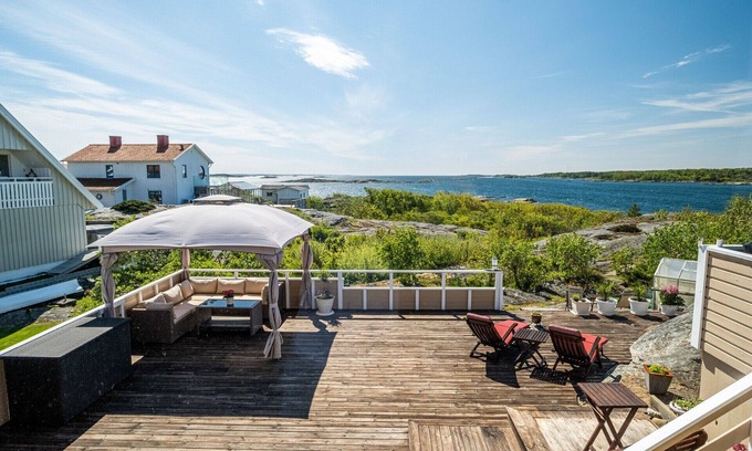 Donso Ski Chalet | Large and spacious accommodation on Donsö with ocean view| SE08030