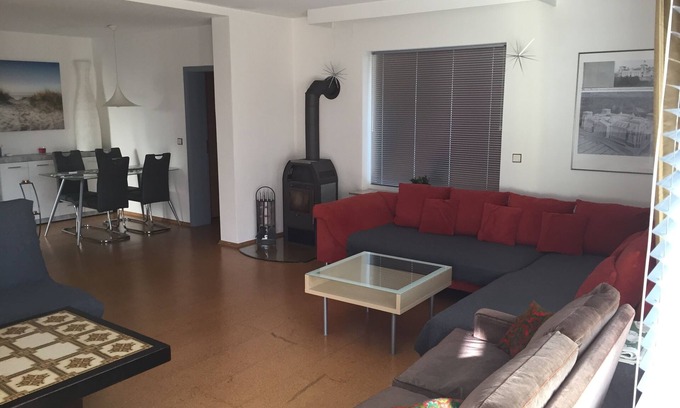 Lohfelden Apartment | Large bright 2 room apartment