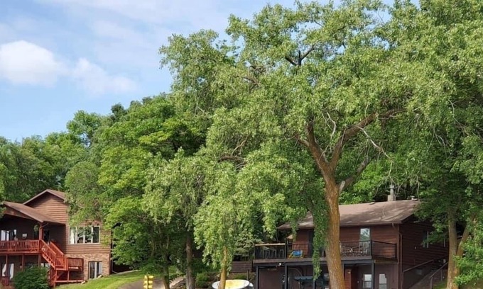 Girard Cabin | Large Cabin sleeps up to 20