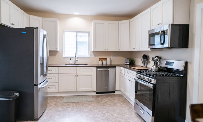 Creston House | Large character filled home with lots of space, close to parks & shopping