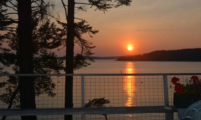 Seal Cove House | Large, Comfy Ocean Front home minutes from Acadia National Park!
