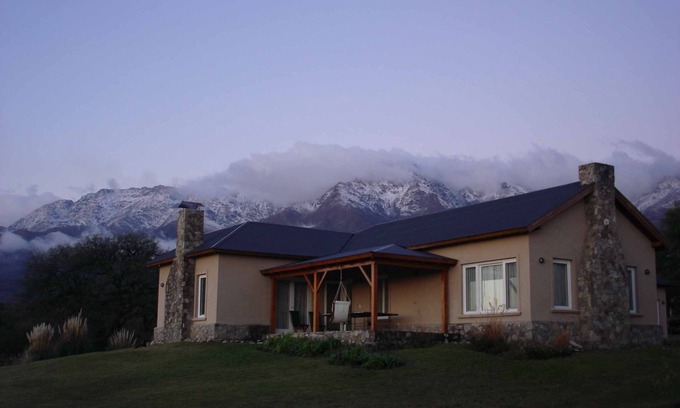 Villa Yacanto House | Large country house in the mountains