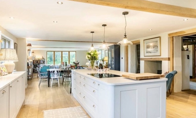 Westmarsh Other | Large country house, rural location near Sandwich with hot tub.