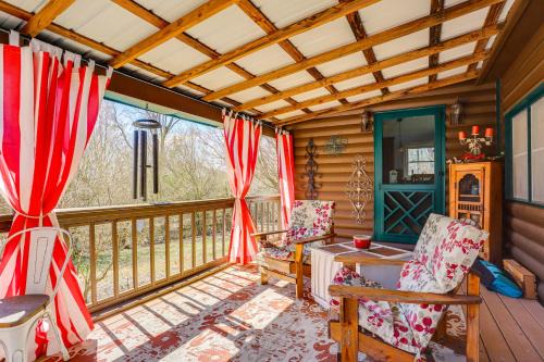 Dahlonega House | Large Deck Luxe 6-Acre Retreat in Dahlonega!