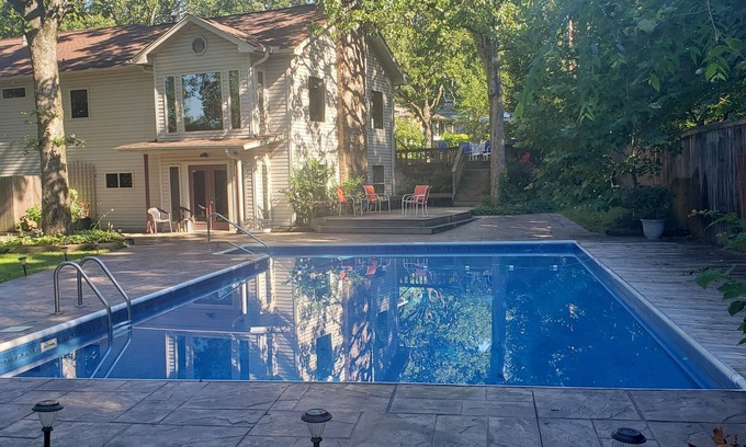 North Little Rock House | Large Executive Home. Near all highways.15 min to airport, base and downtown.