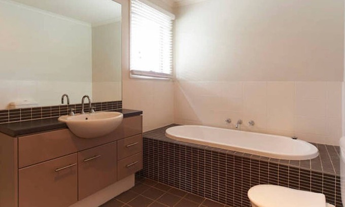 Cranebrook House | Large Family Home in Cranebrook