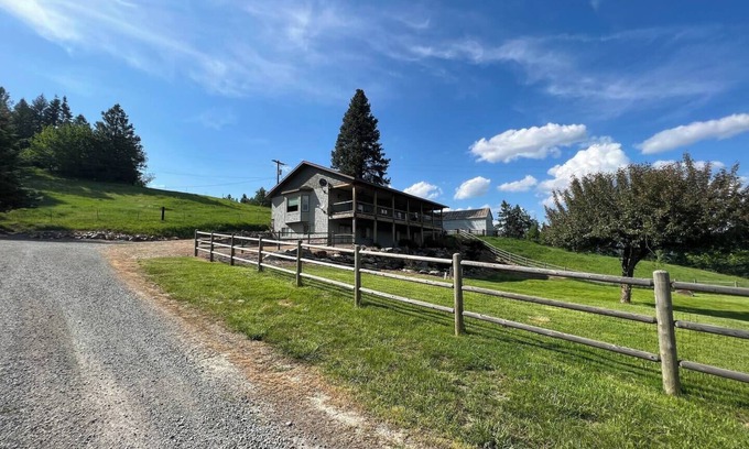 Cataldo House | Large Family Home on 80 acres, Amazing Views