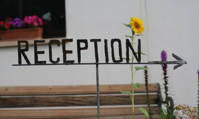 Le Tech Other | Large gîte by the river, private terrace,