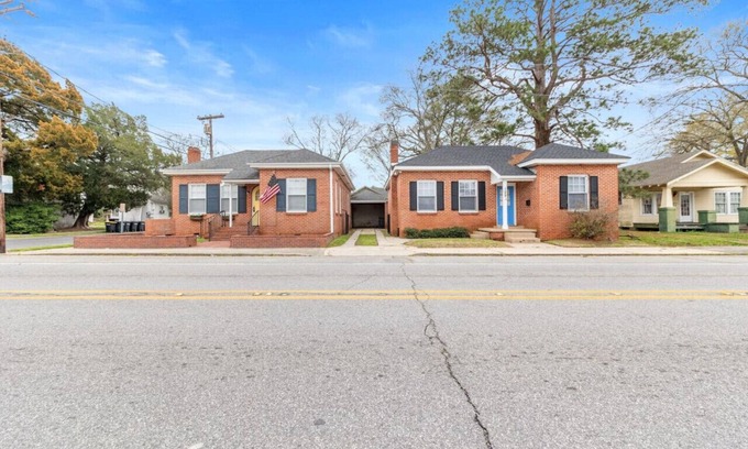 New Iberia House | Large Groups Welcome - 2 Homes Next Door