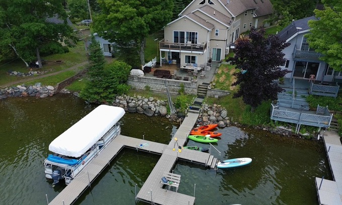 Stambaugh House | Large home on the UP's best lake! Sleeps 22! Boat to Young's Golf Course!