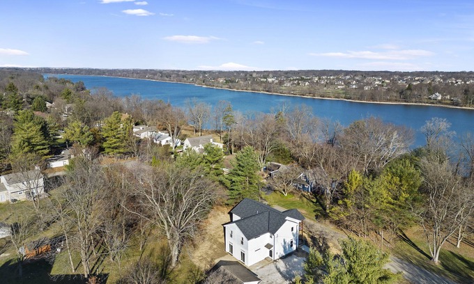 Shawnee Hills House | Large home, Peaceful, Gameroom, HotTub, Riverview, Location Location Location!