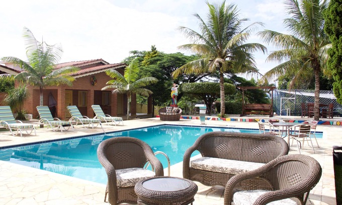 Boituva House | Large house on gated community | Near Parachuting