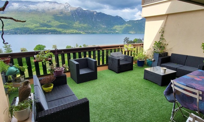 Chamonix City Centre Apartment | Large luxury apartment on Lac du Bourget