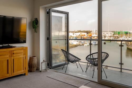 Oulton Broad House | Large Modern Scenic 4 Bedroom Townhouse