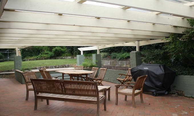 Faulconbridge House | Large Mountain Home Adjoining National Park