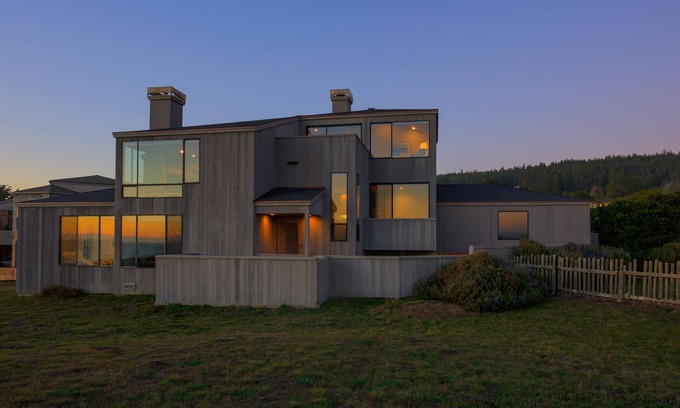 Sea Ranch House | Large Ocean Front home. Dog Friendly located on Wild Iris