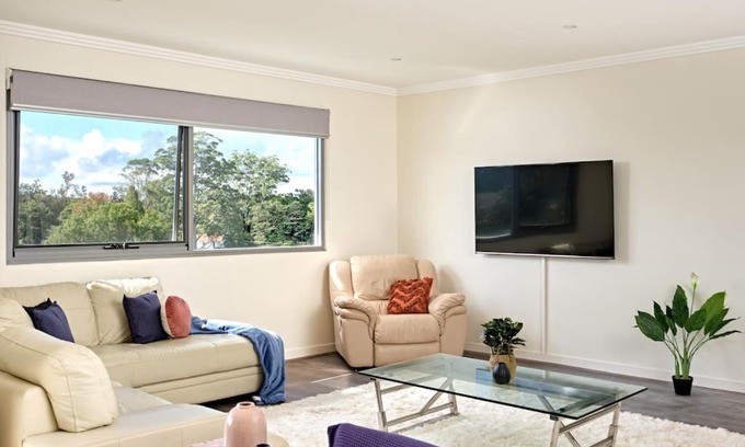 Warrawee Apartment | Large Premium Warrawee Apartment with Parking A401