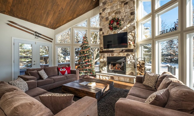 Mont-Tremblant House | Large Tremblant Ski and Golf Chalet