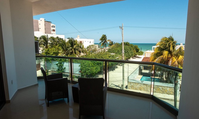 Chicxulub Puerto Villa | Large Villa private pool, 1 block from the beach