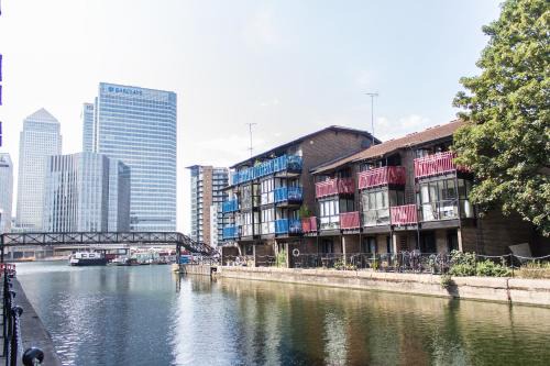 Canary Wharf Apartment | Larger Groups Apartment close to Excel CanaryWharf 02 with Parking